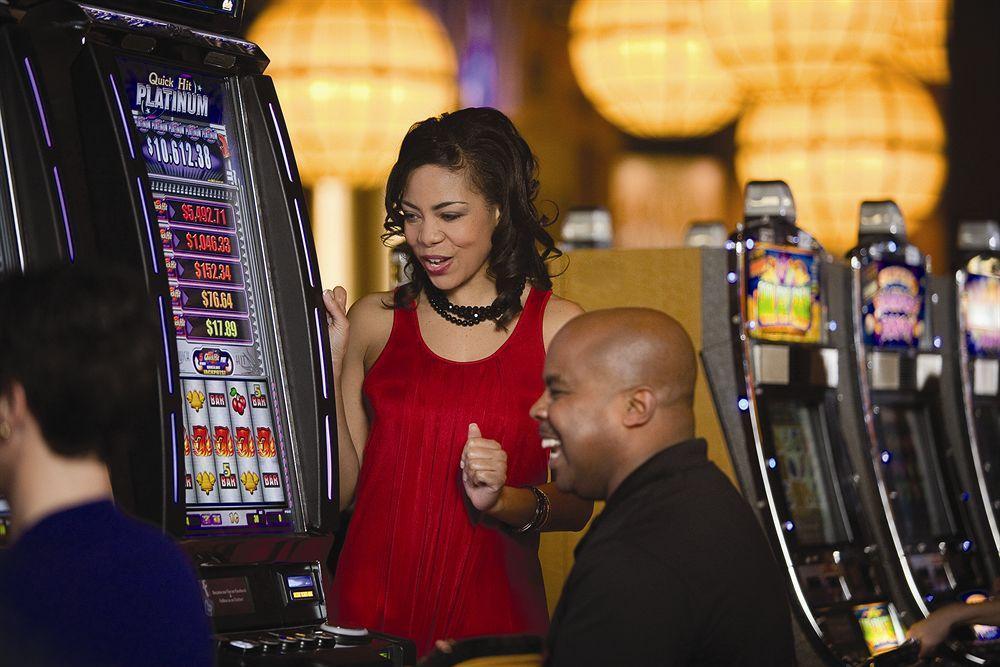 Zia Park Casino, Hotel, & Racetrack Хобс Екстериор снимка